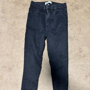 Abercrombie and fitch black cropped skinny jeans